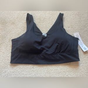 Sleek Black Sports Bra